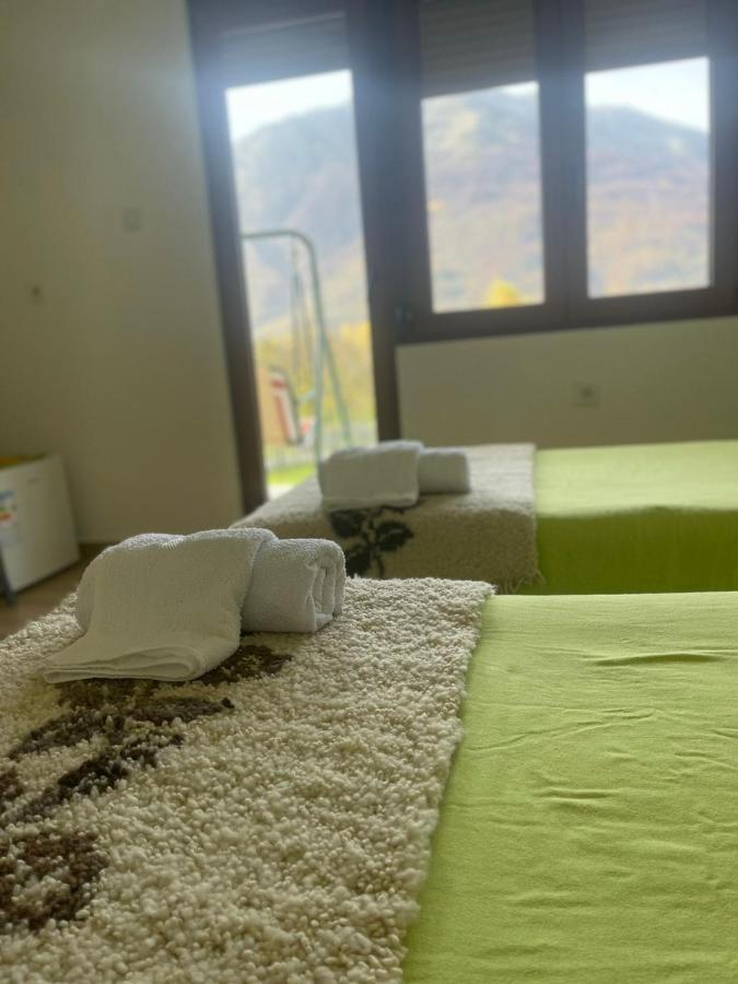 普拉夫Visitor Yard住宿加早餐旅馆 外观 照片